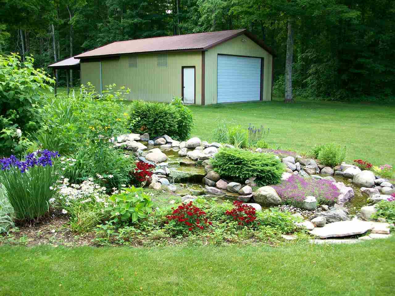 271 Harwood Road Beulah, MI 49617 - Photo 9 of 34 1782308-8.JPG