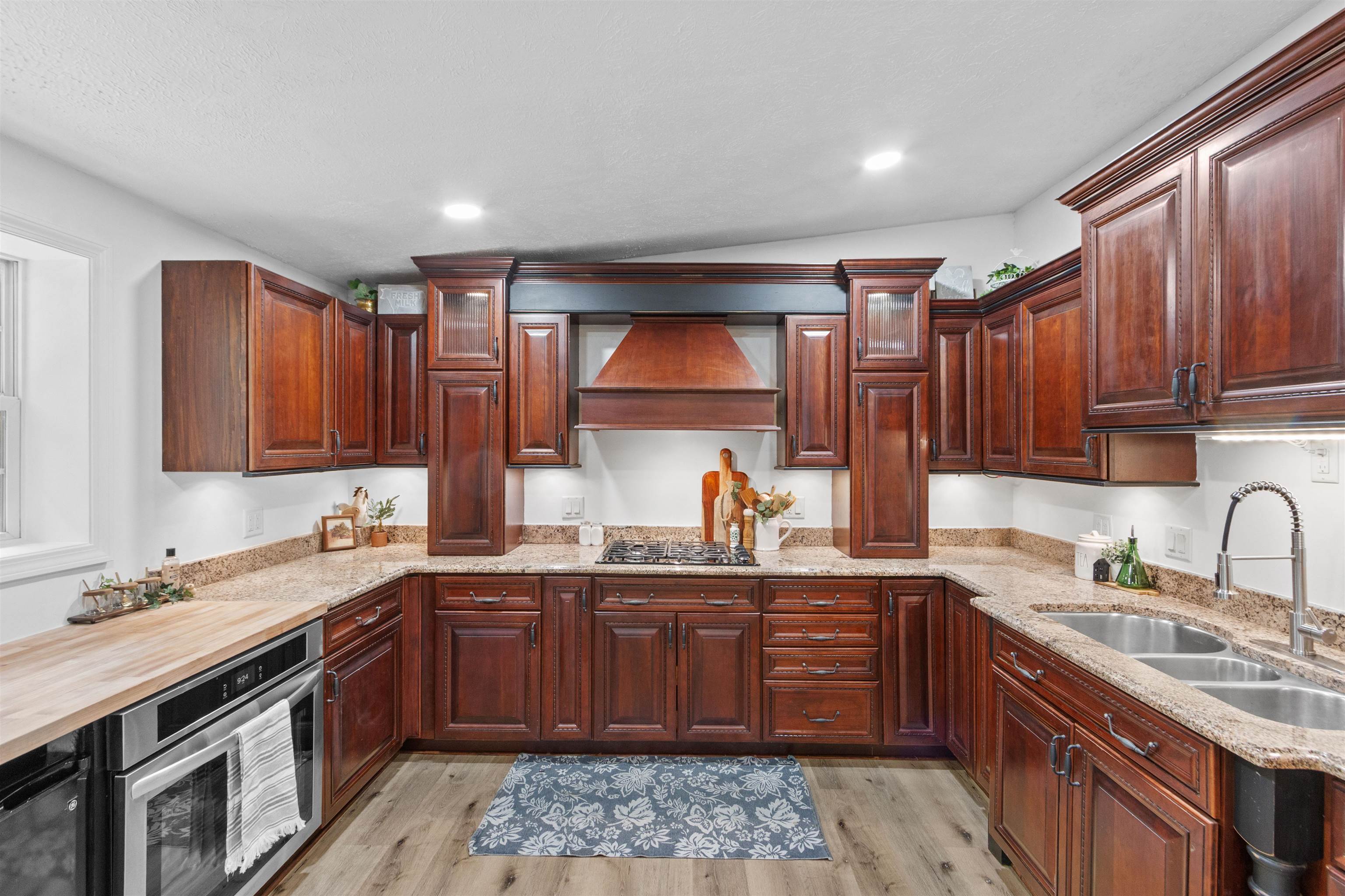 N1032 County Rd EE Redgranite, WI 54970 - Photo 6 of 44