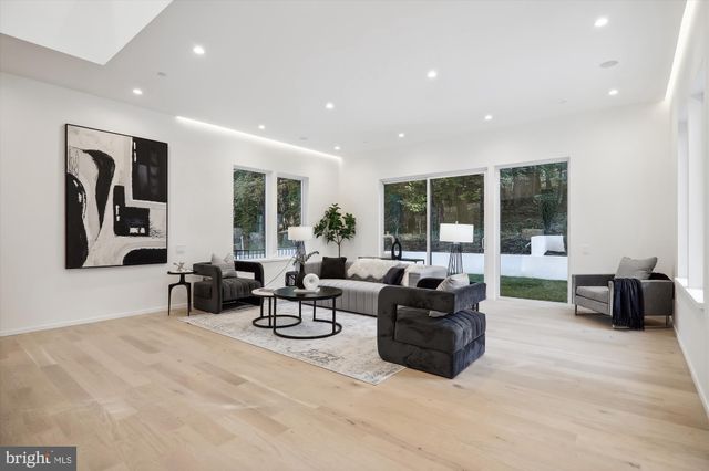 $2,450,000 | 6530 East Halbert Road, Bethesda, MD 20817