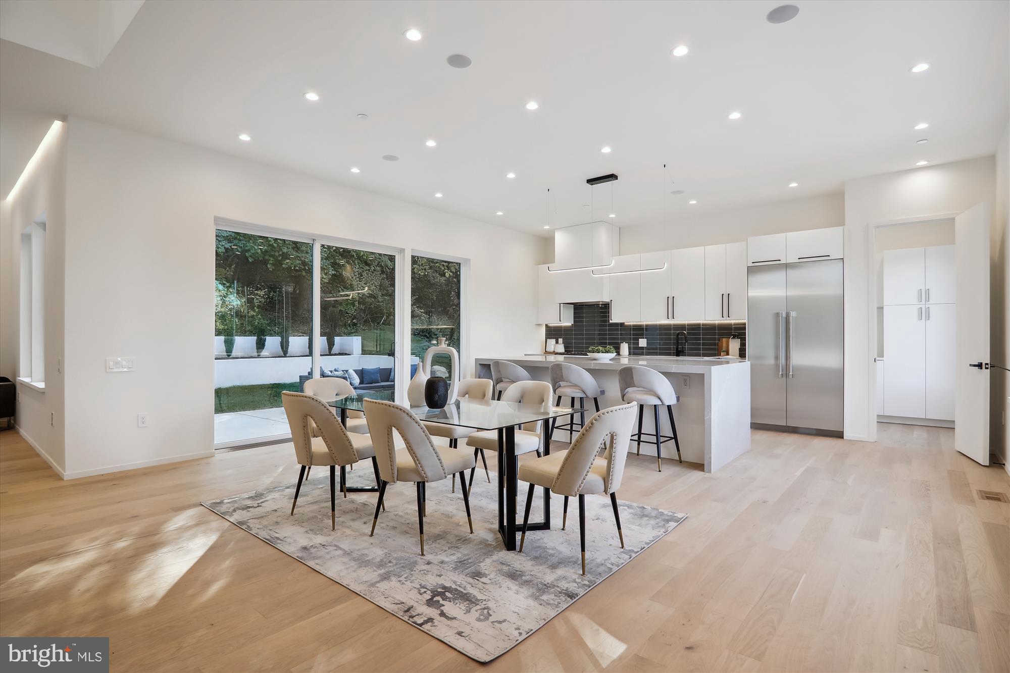 6530 East Halbert Road Bethesda, MD 20817 - Photo 2 of 82