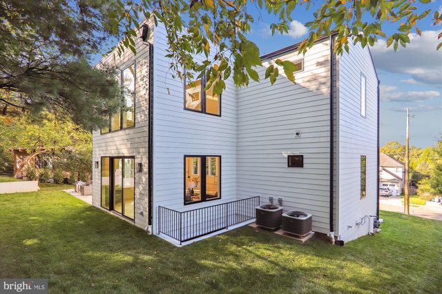 $2,450,000 | 6530 East Halbert Road, Bethesda, MD 20817