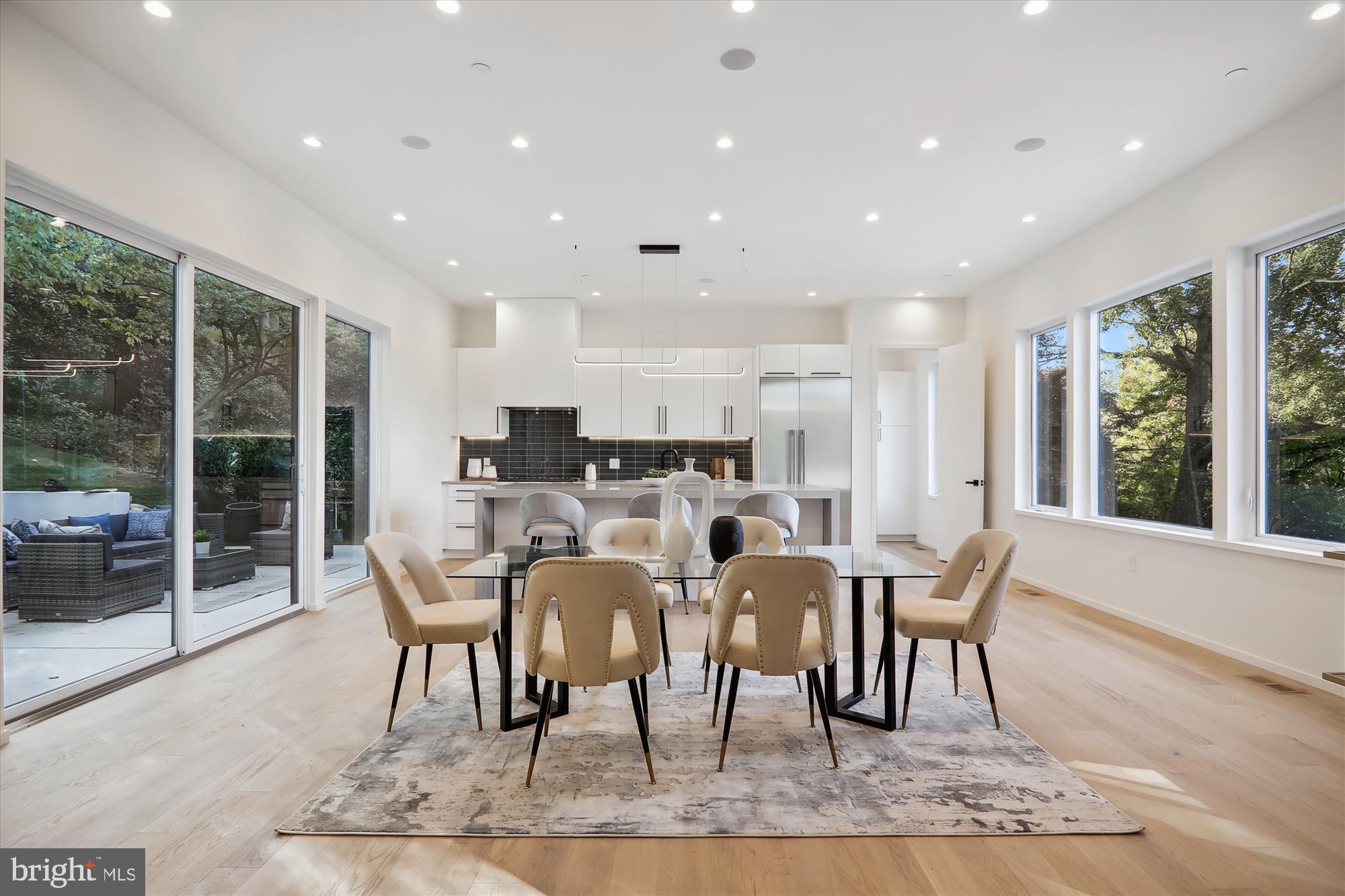 6530 East Halbert Road Bethesda, MD 20817 - Photo 4 of 82