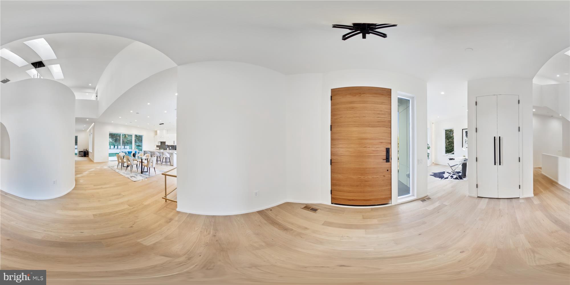 6530 East Halbert Road Bethesda, MD 20817 - Photo 5 of 82