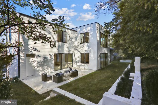 $2,450,000 | 6530 East Halbert Road, Bethesda, MD 20817