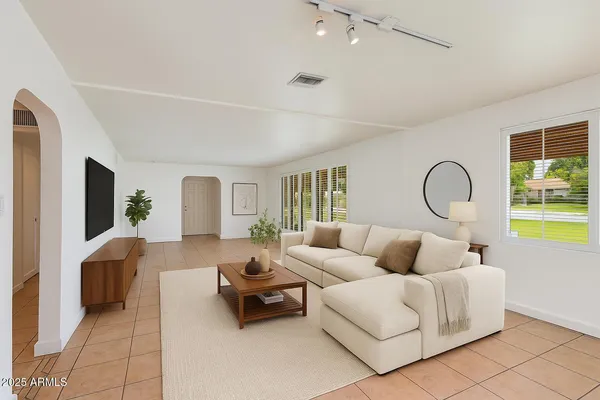 $3,700 | 4808 North 29th Place, Phoenix, AZ 85016