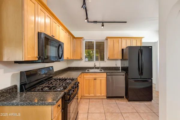 $3,700 | 4808 North 29th Place, Phoenix, AZ 85016