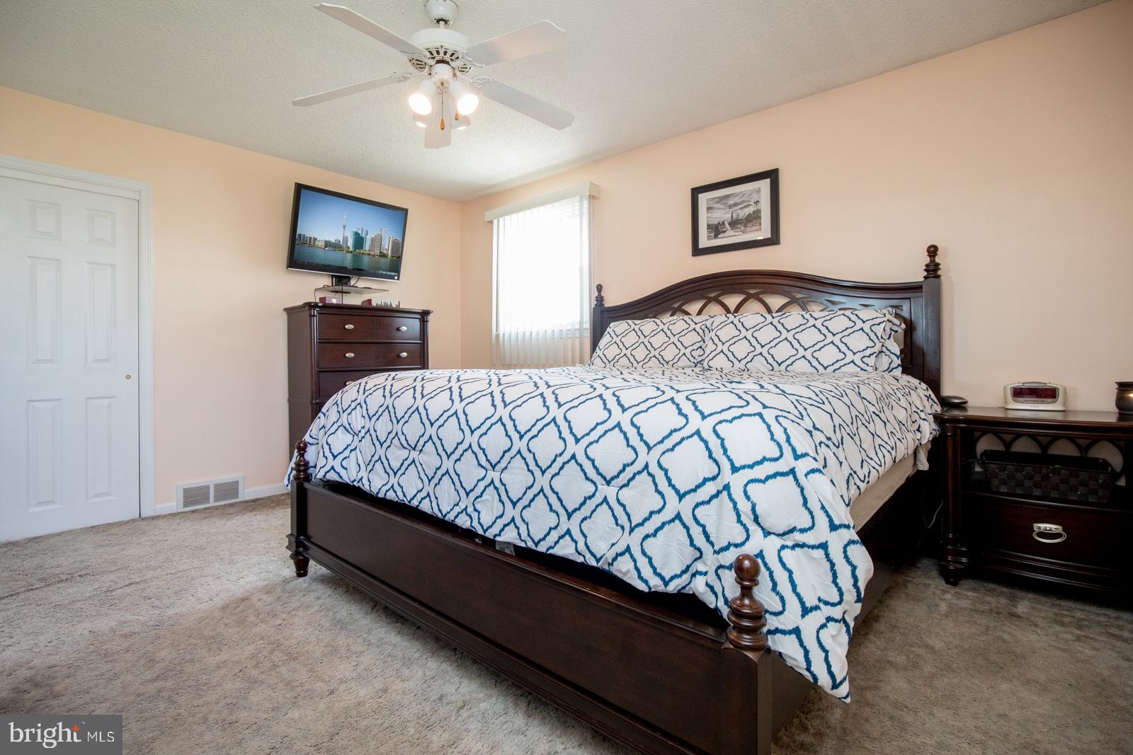 9979 Hardy Road Philadelphia, PA 19115 - Photo 14 of 38 Gallery Image 14