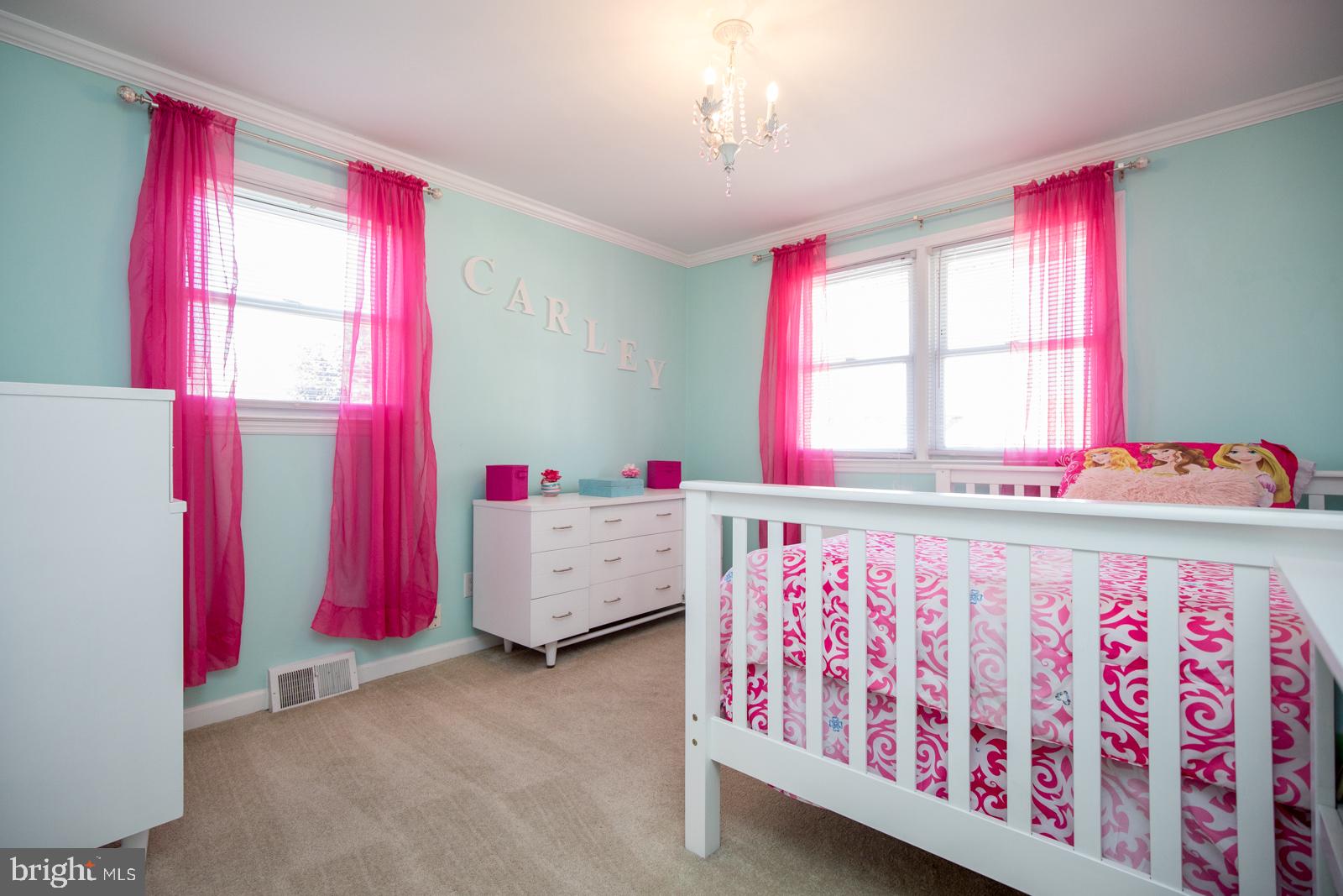 9979 Hardy Road Philadelphia, PA 19115 - Photo 15 of 38 Gallery Image 15