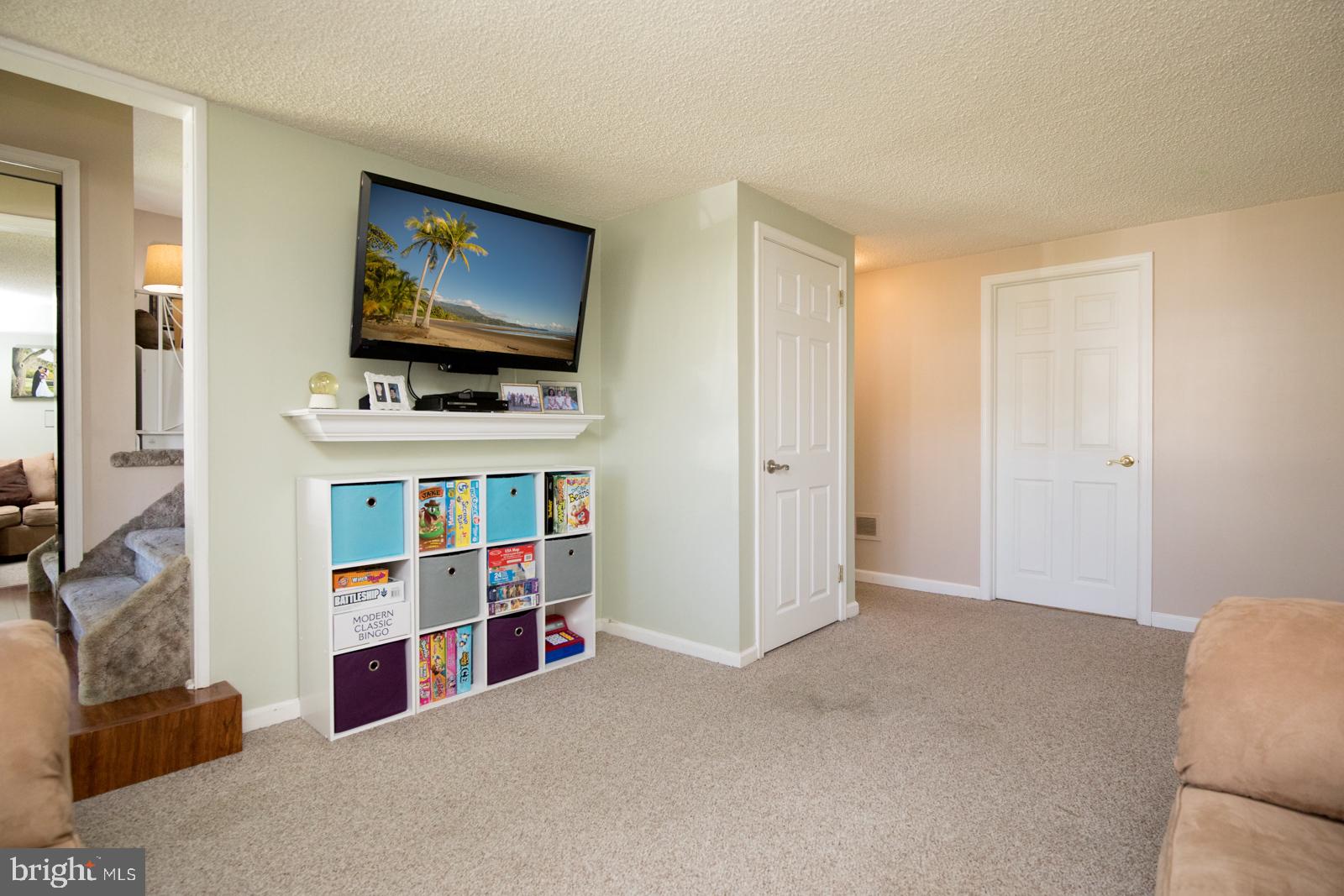 9979 Hardy Road Philadelphia, PA 19115 - Photo 24 of 38 Gallery Image 24