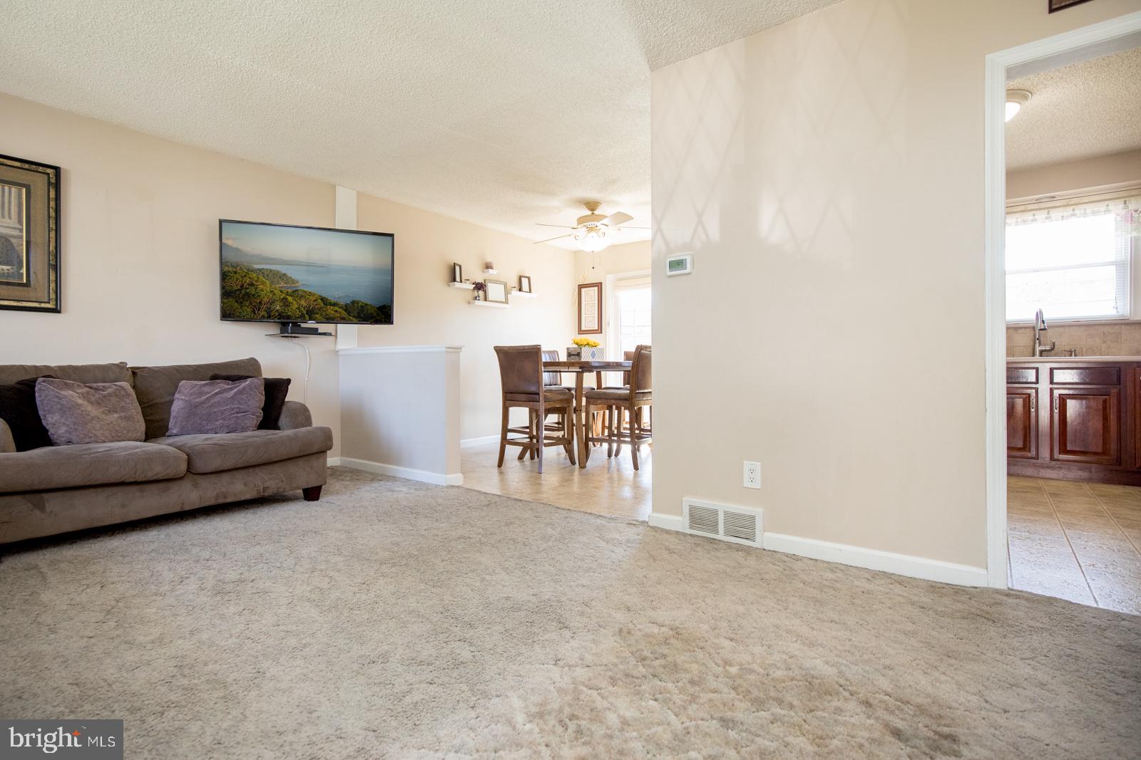 9979 Hardy Road Philadelphia, PA 19115 - Photo 6 of 38 Gallery Image 6