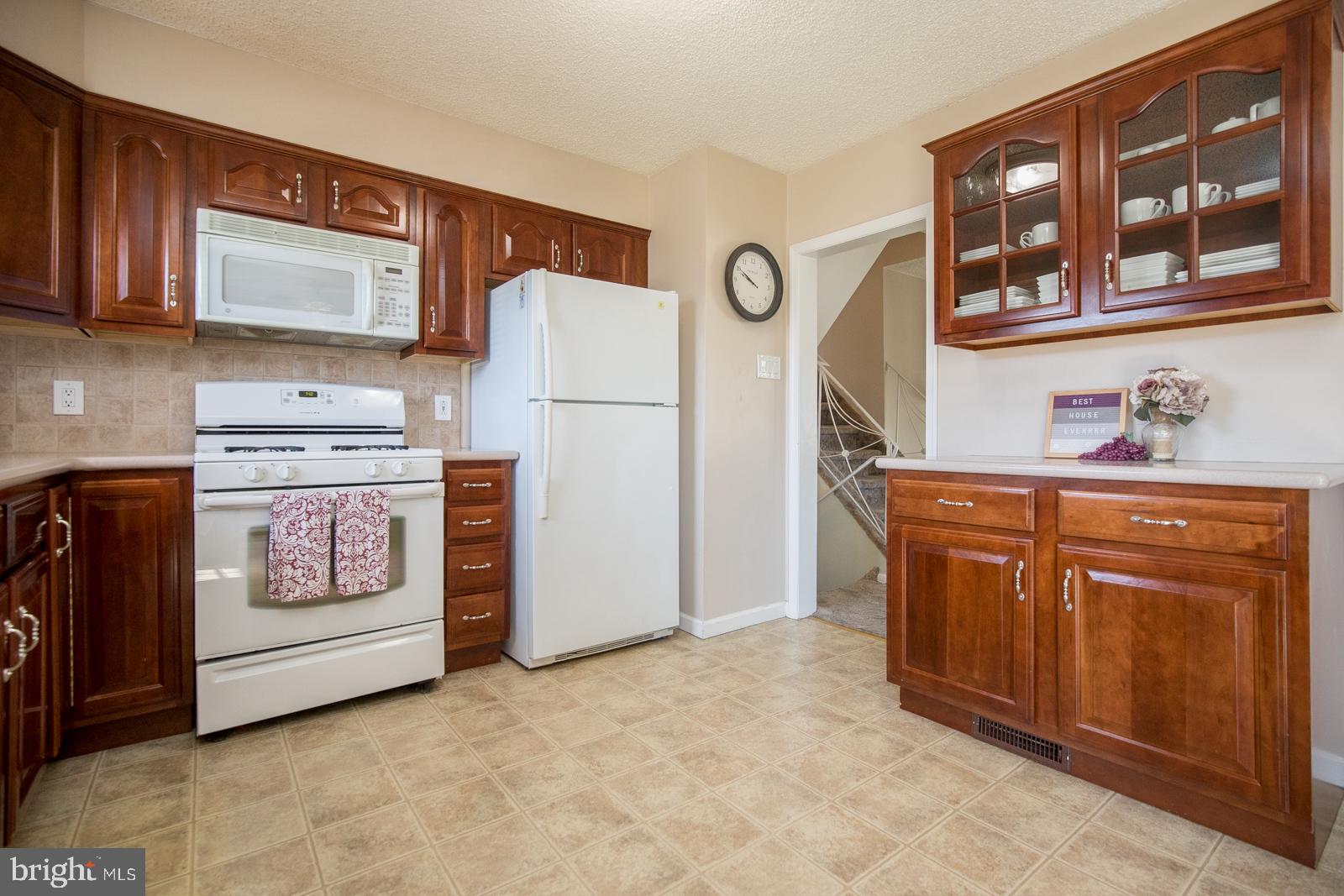9979 Hardy Road Philadelphia, PA 19115 - Photo 10 of 38 Gallery Image 10