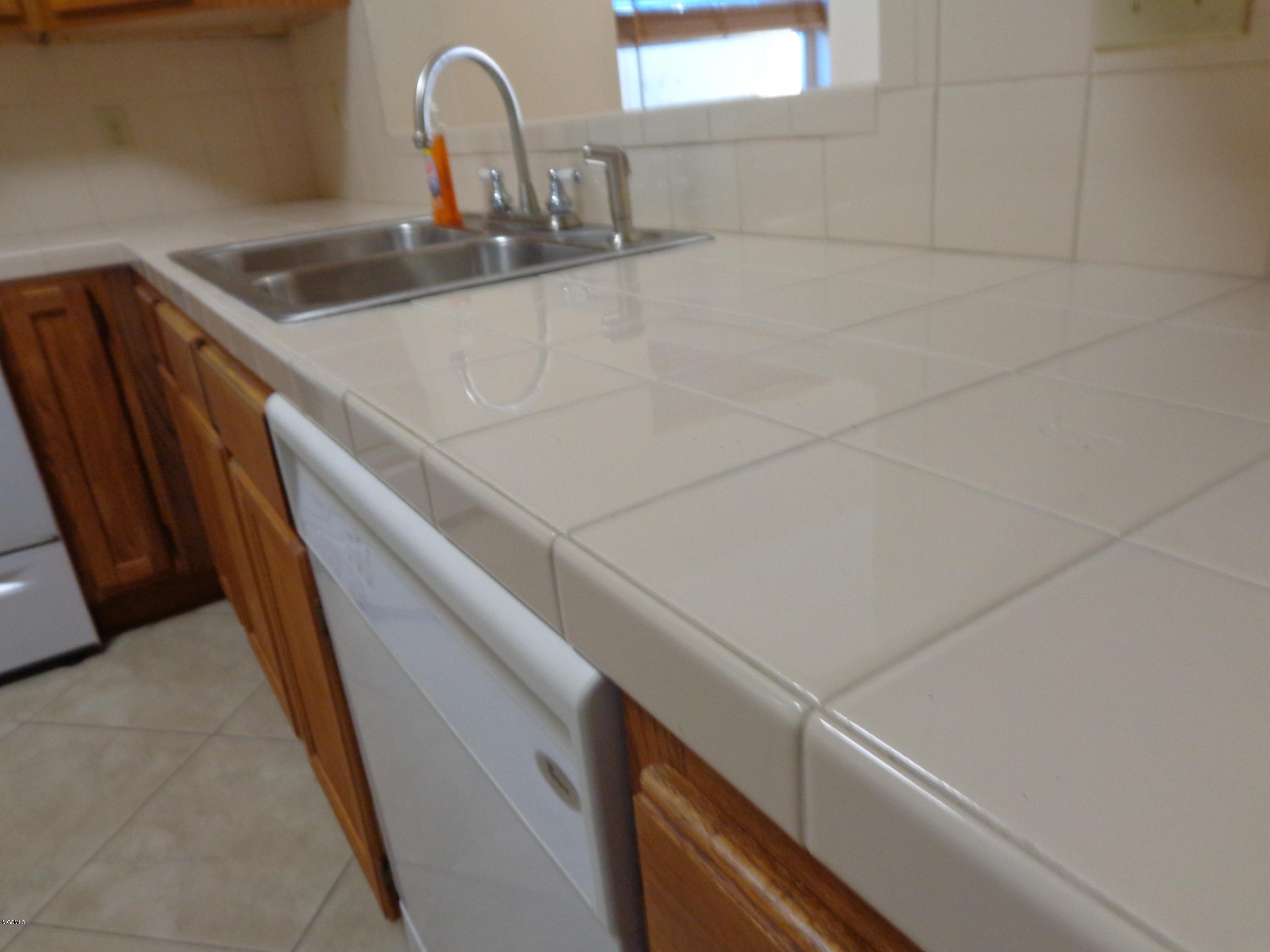 1041 Township Road Gulfport, MS 39507 - Photo 12 of 36 020