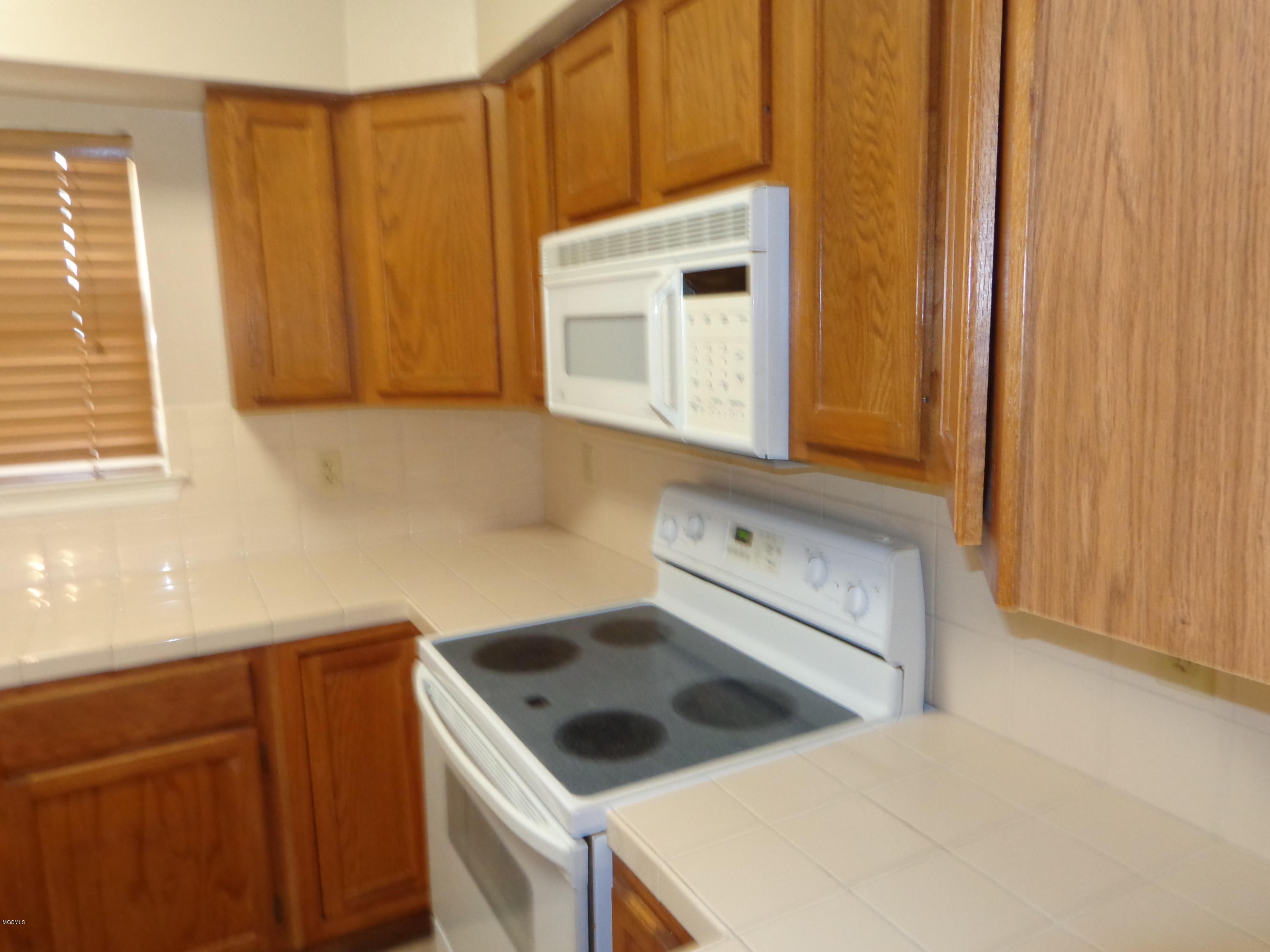 1041 Township Road Gulfport, MS 39507 - Photo 10 of 36 018