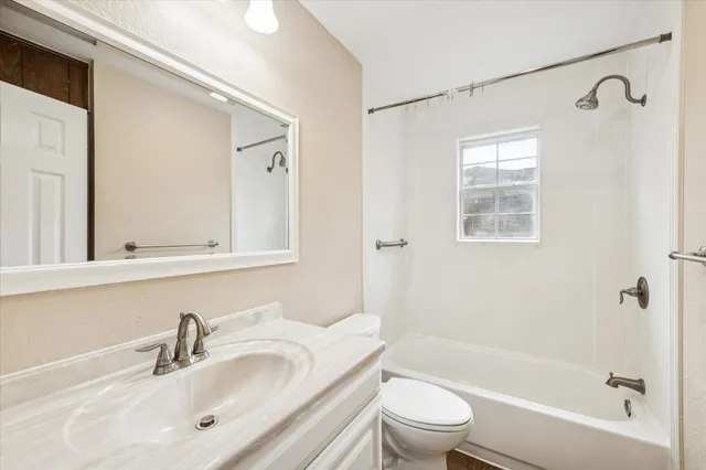 $2,250 | 1807 Parkcrest Street, Alvin, TX 77511