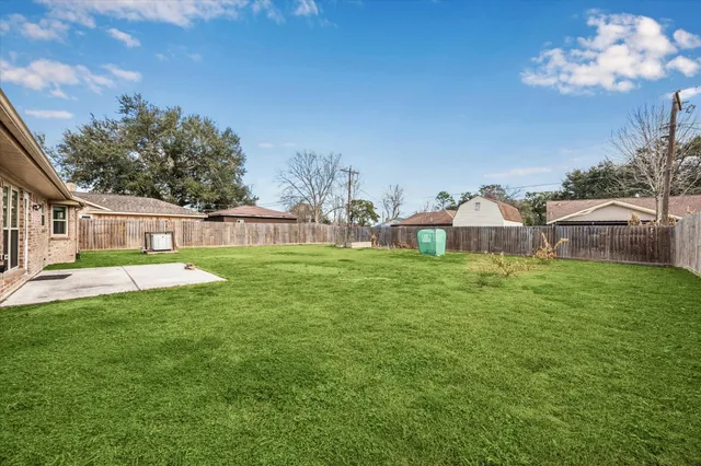 $2,250 | 1807 Parkcrest Street, Alvin, TX 77511