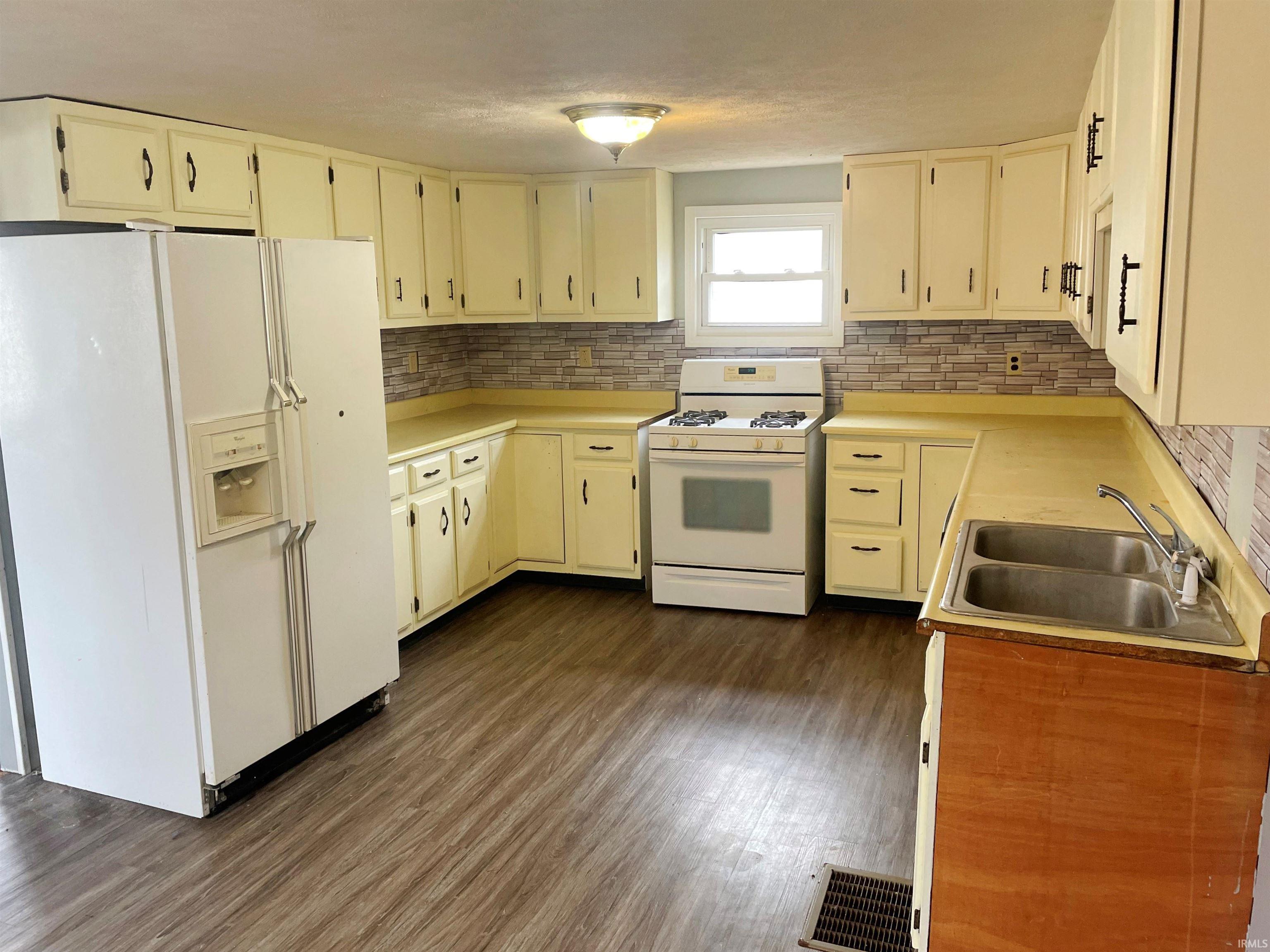 347 East Main Street Wabash, IN 46992 - Photo 6 of 31