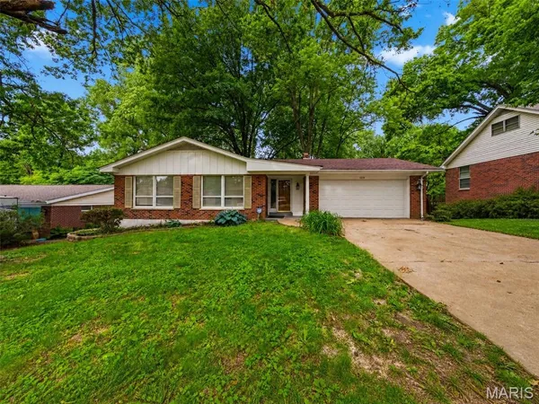$259,900 | 1219 Hobson Drive, Ferguson, MO 63135