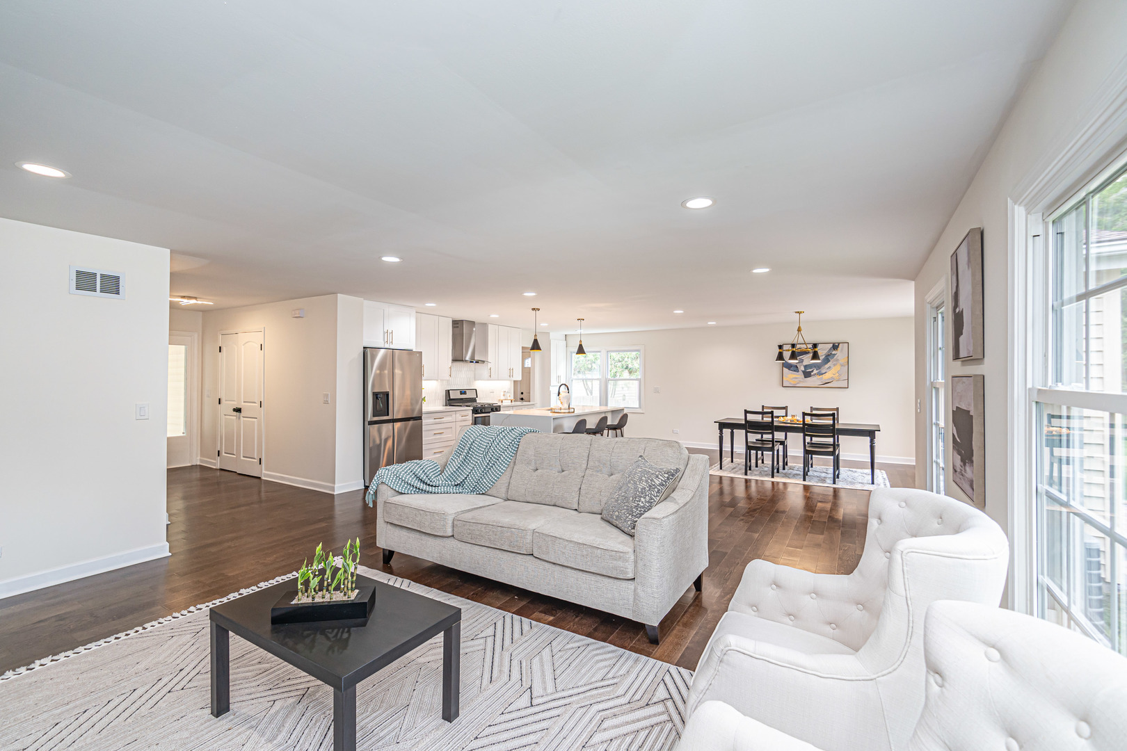 1412 Willcrest Road Naperville, IL 60540 - Photo 3 of 20