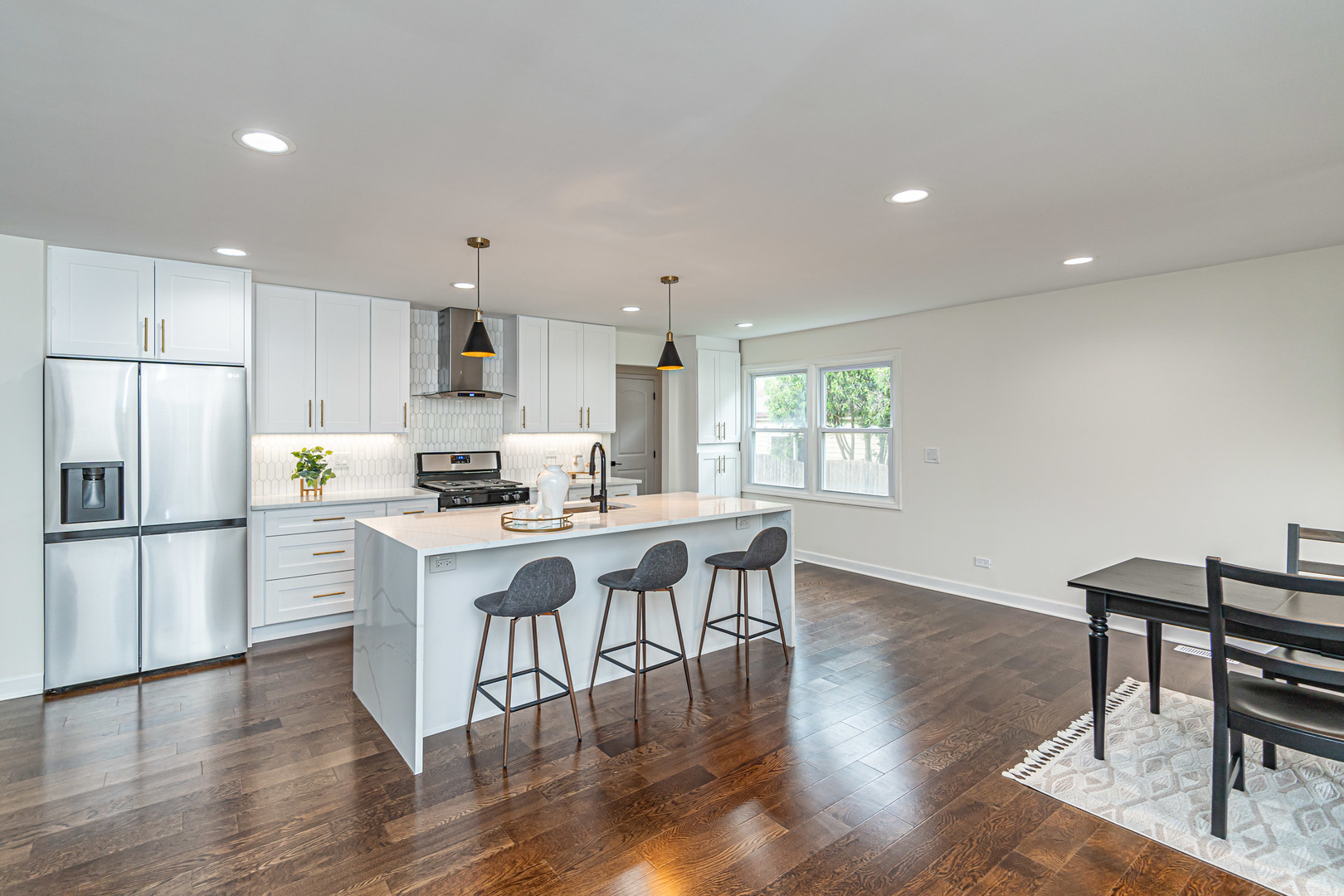 1412 Willcrest Road Naperville, IL 60540 - Photo 4 of 20