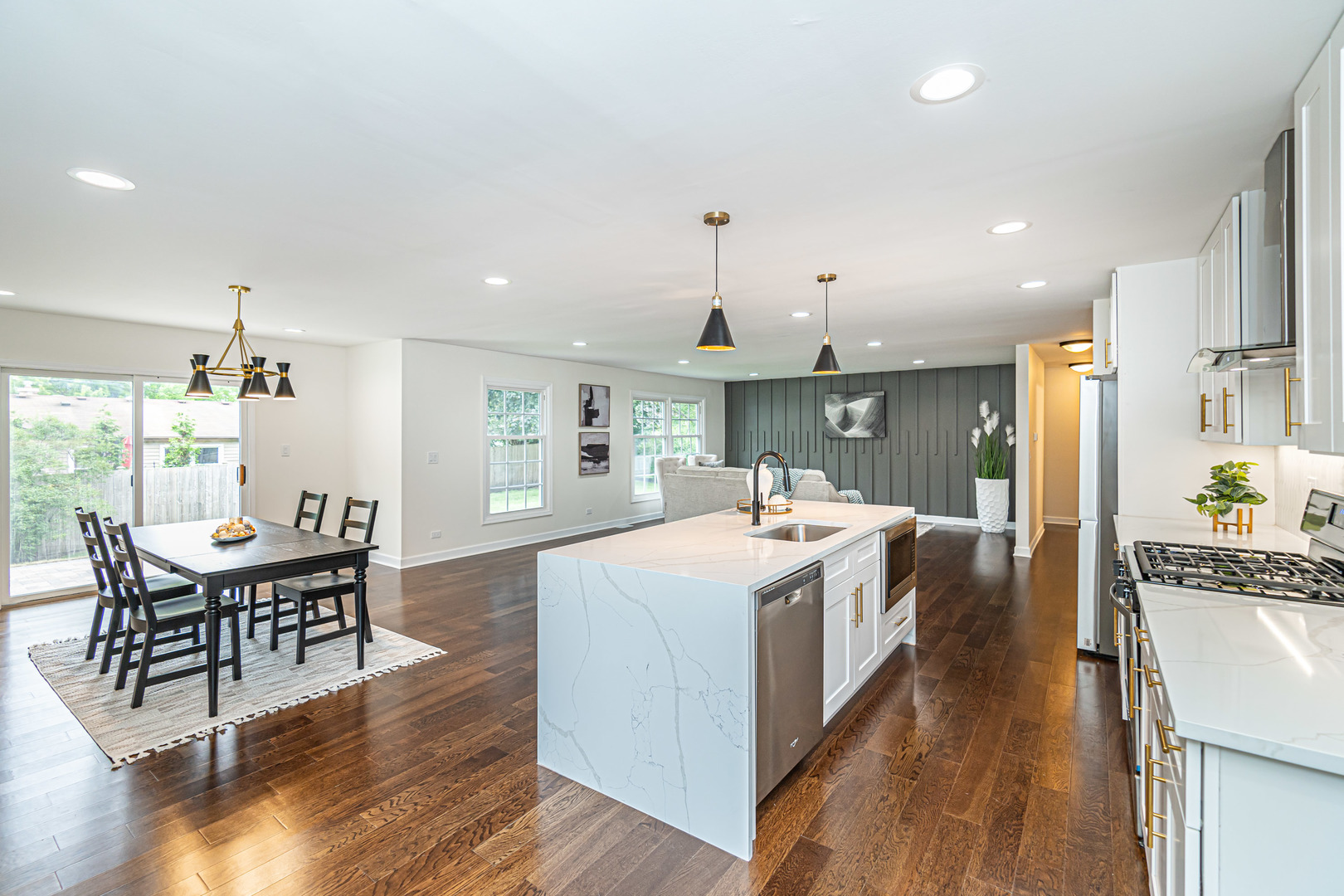 1412 Willcrest Road Naperville, IL 60540 - Photo 5 of 20