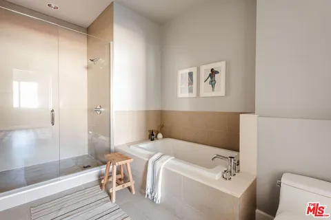 $1,550,000 | 1250 North Harper Avenue, Unit PH421, Los Angeles, CA 90046