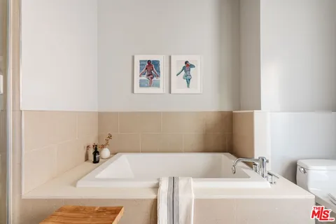 $1,550,000 | 1250 North Harper Avenue, Unit PH421, Los Angeles, CA 90046