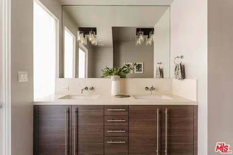 $1,485,000 | 1250 North Harper Avenue, Unit PH421, Los Angeles, CA 90046