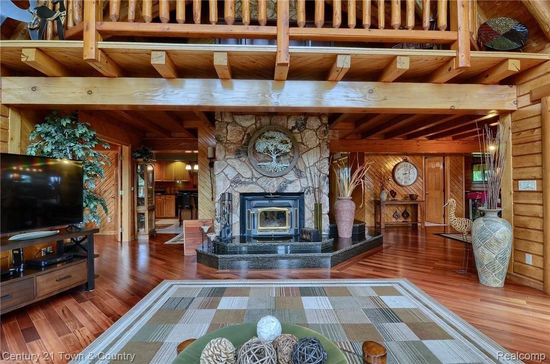 3785 Lake George Road Oxford, MI 48370 - Photo 26 of 46 Family_Room_2nd_View.jpg