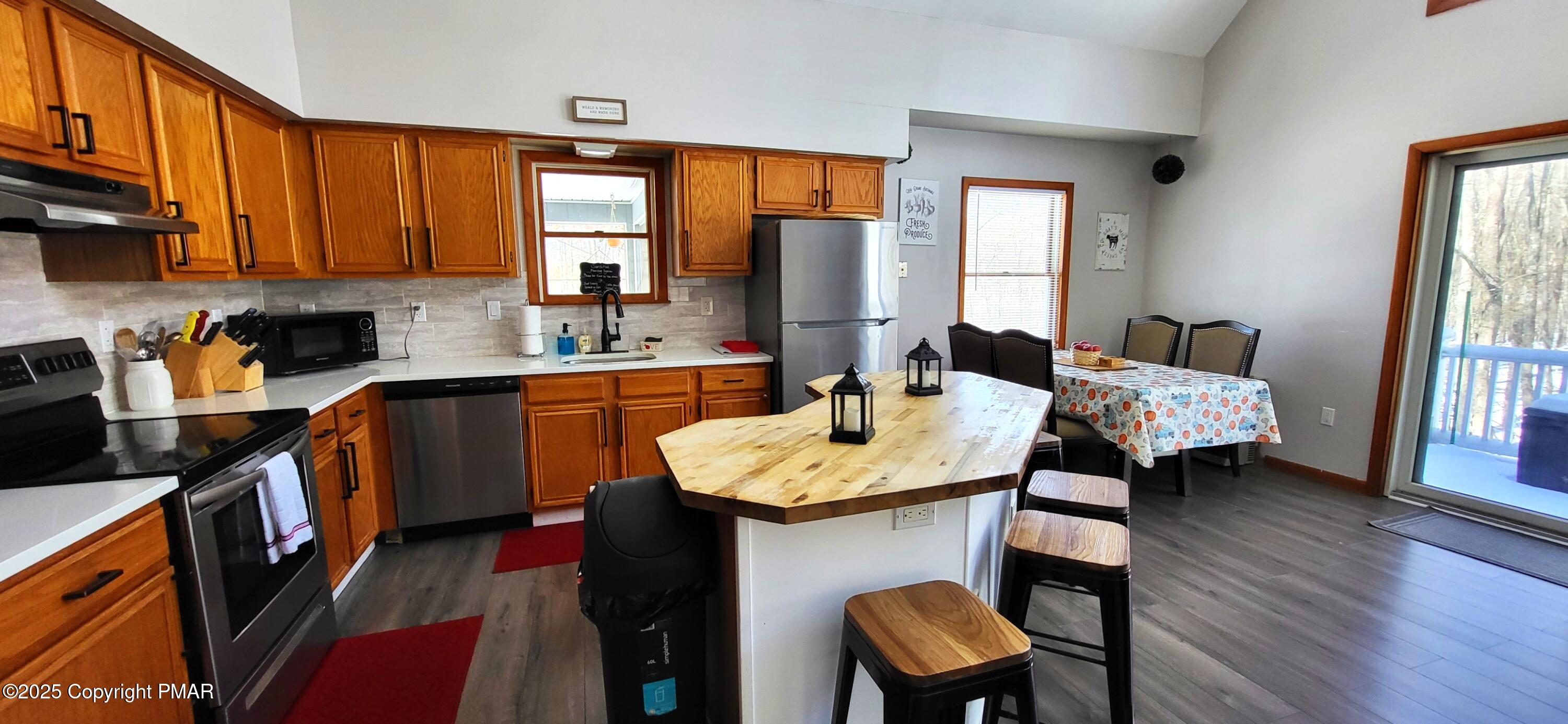 154 Dunchurch Drive Bushkill, PA 18324 - Photo 11 of 49 20250122_113844