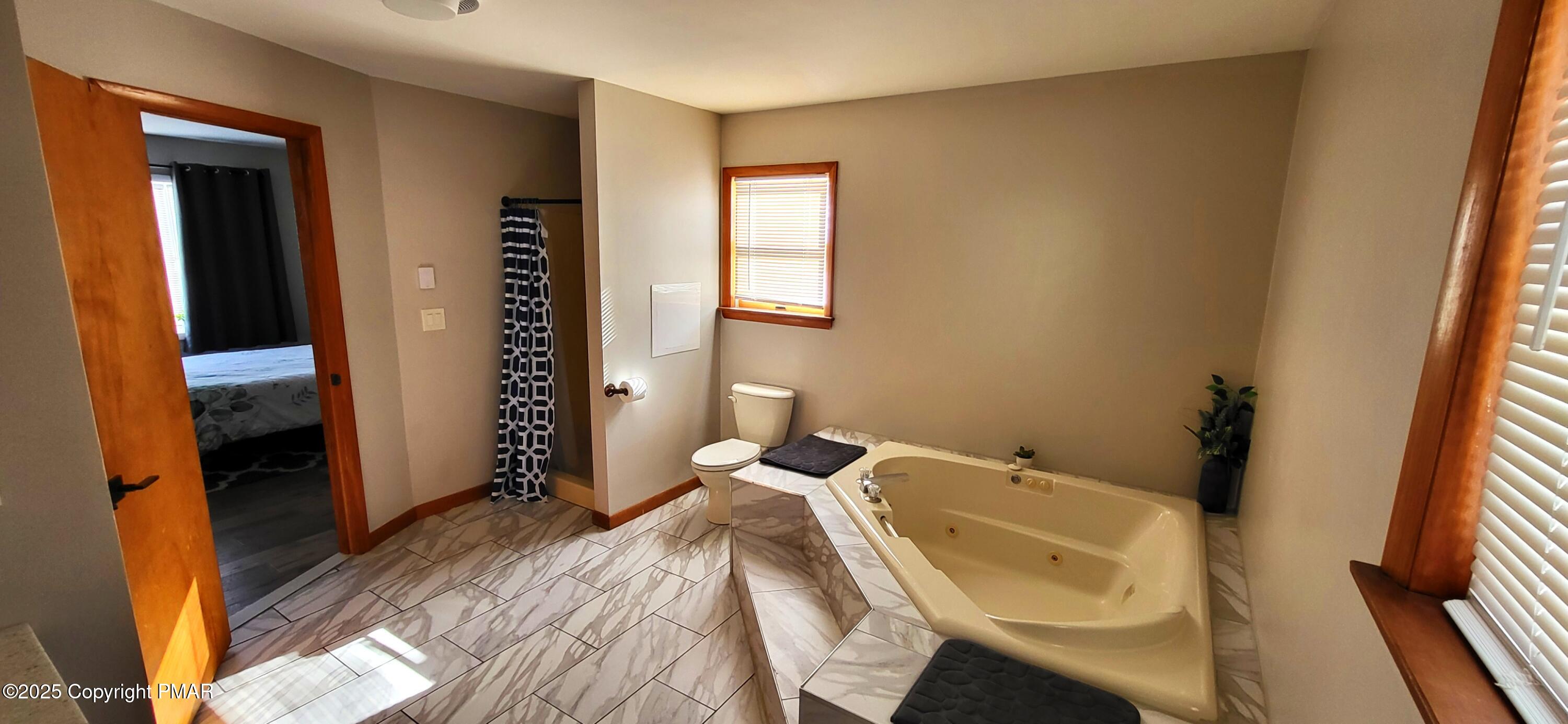 154 Dunchurch Drive Bushkill, PA 18324 - Photo 24 of 49 20250122_114332