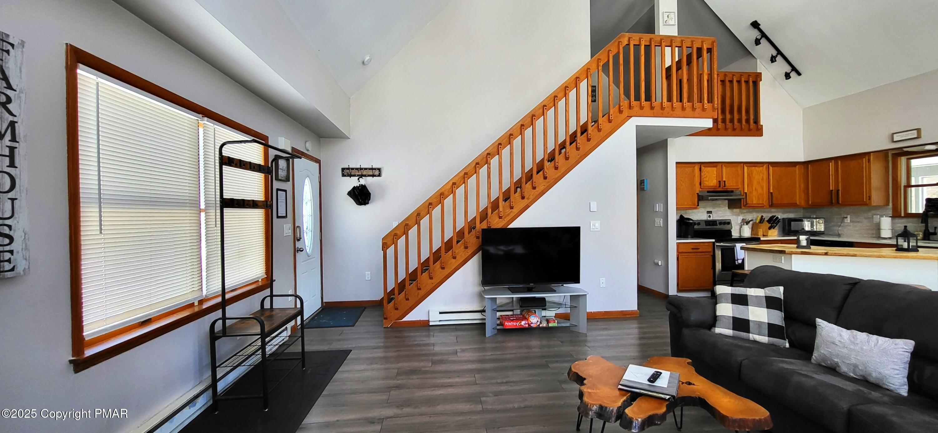 154 Dunchurch Drive Bushkill, PA 18324 - Photo 6 of 49 20250122_113518