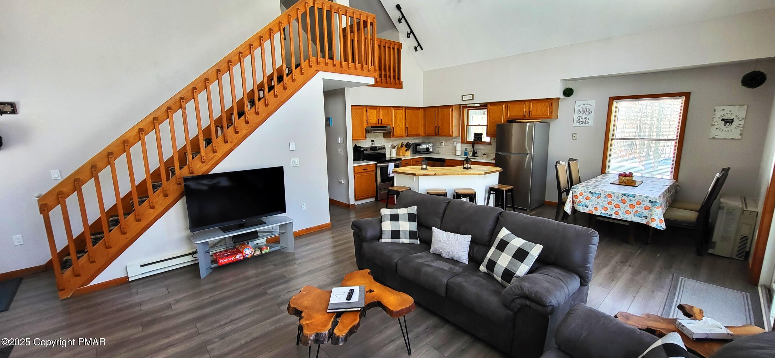 154 Dunchurch Drive Bushkill, PA 18324 - Photo 7 of 49 20250122_113536