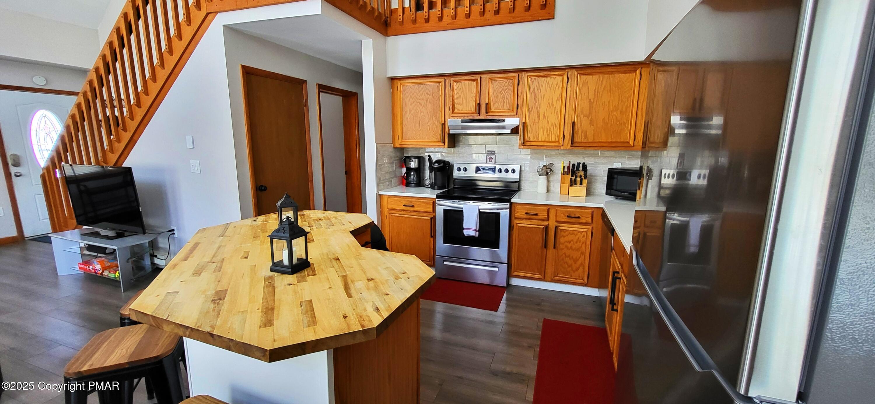 154 Dunchurch Drive Bushkill, PA 18324 - Photo 10 of 49 20250122_113832