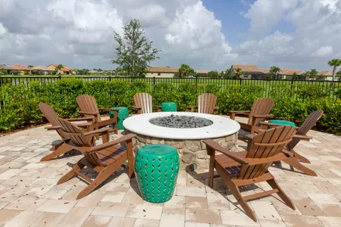 $529,000 | 221 Southeast Longview Drive, Port St. Lucie, FL 34984