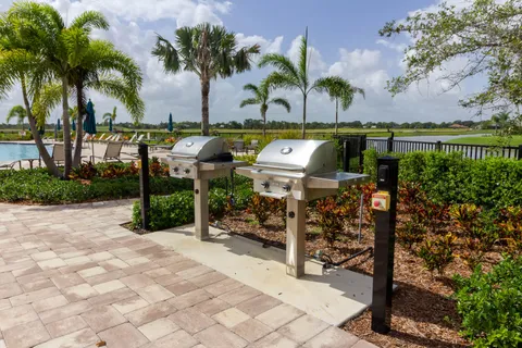 $529,000 | 221 Southeast Longview Drive, Port St. Lucie, FL 34984
