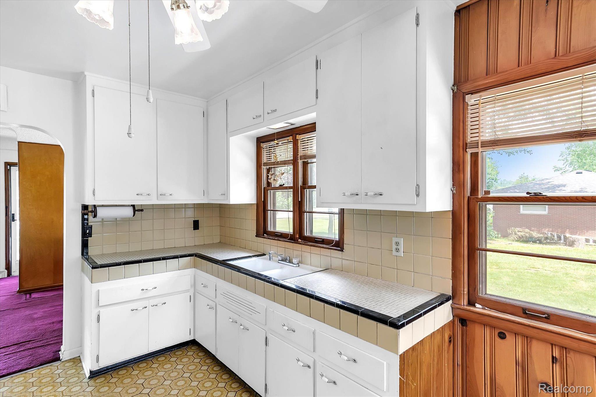 22955 Northline Road Taylor, MI 48180 - Photo 17 of 38 KITCHEN