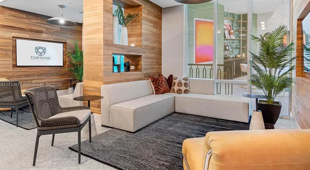 $2,399 | 740 North Dixie Highway, Unit A2, West Palm Beach, FL 33401