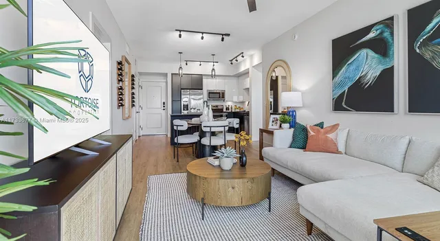 $2,399 | 740 North Dixie Highway, Unit A2, West Palm Beach, FL 33401