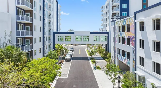 $2,399 | 740 North Dixie Highway, Unit A2, West Palm Beach, FL 33401