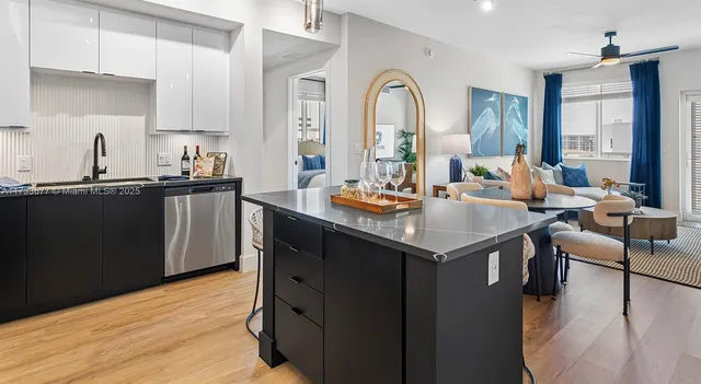 $2,399 | 740 North Dixie Highway, Unit A2, West Palm Beach, FL 33401