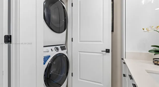 $2,399 | 740 North Dixie Highway, Unit A2, West Palm Beach, FL 33401