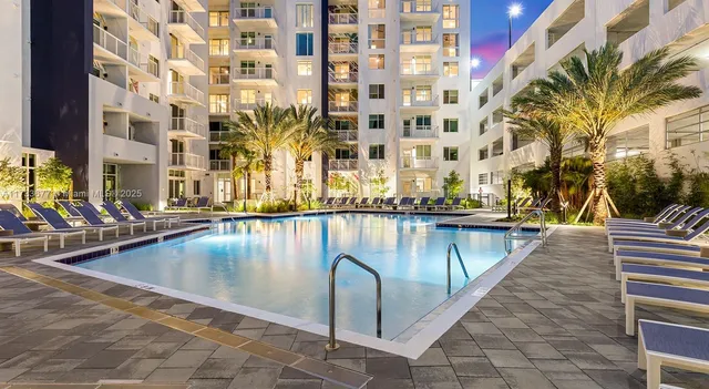 $2,399 | 740 North Dixie Highway, Unit A2, West Palm Beach, FL 33401