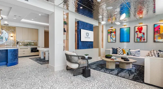 $2,399 | 740 North Dixie Highway, Unit A2, West Palm Beach, FL 33401