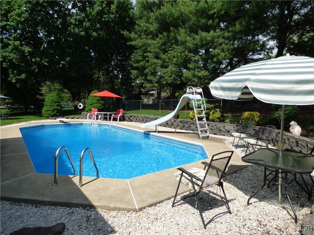 3321 Bridlepath Road Easton, PA 18045 - Photo 3 of 24 Gallery Image 3