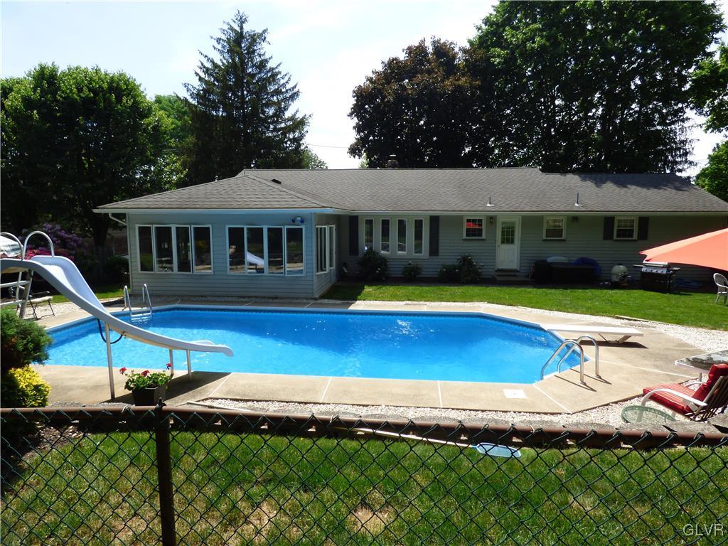 3321 Bridlepath Road Easton, PA 18045 - Photo 5 of 24 Gallery Image 5