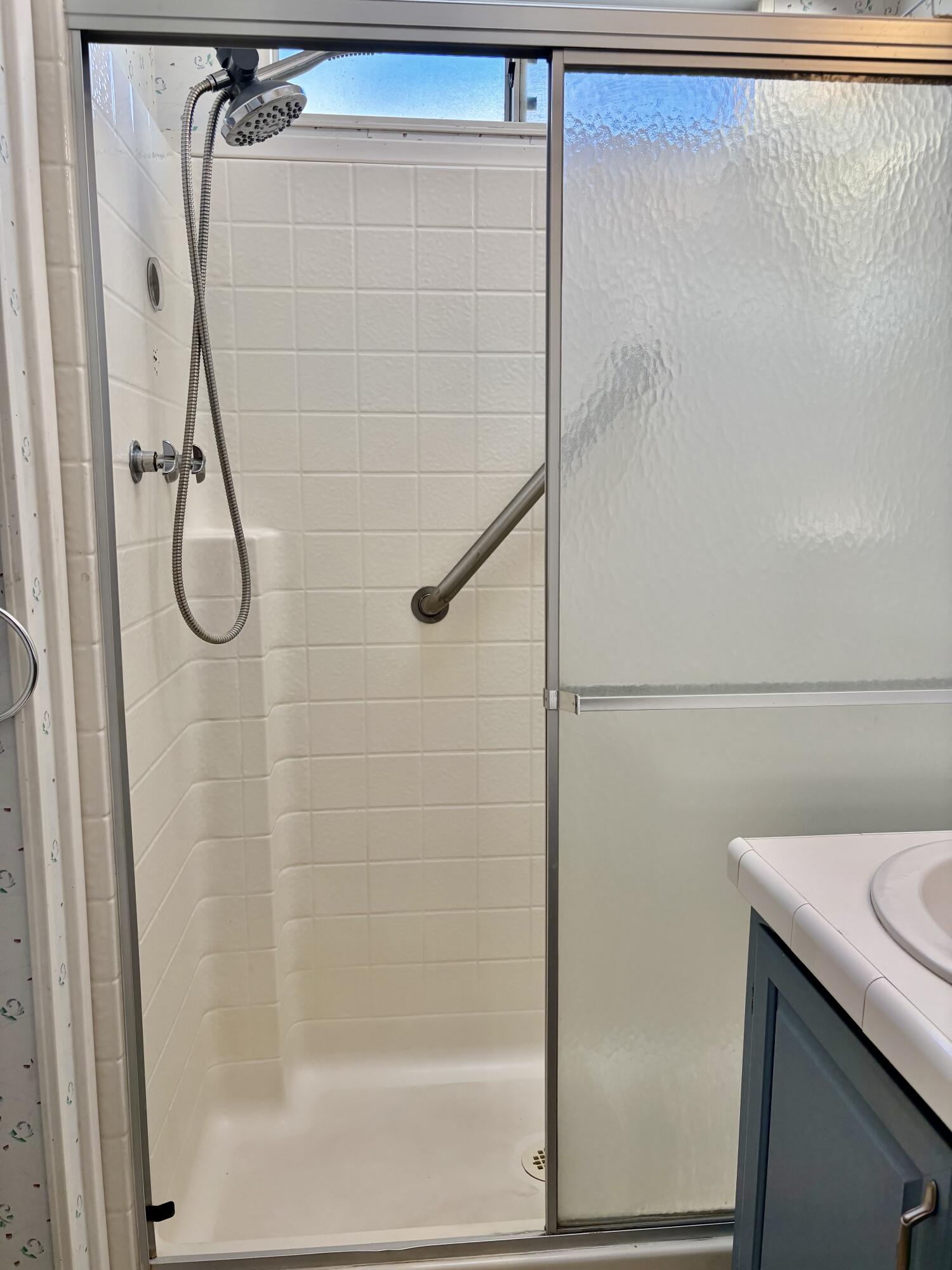 74711 Dillon Road, Unit 173 Desert Hot Springs, CA 92241 - Photo 14 of 47 Walk In Shower