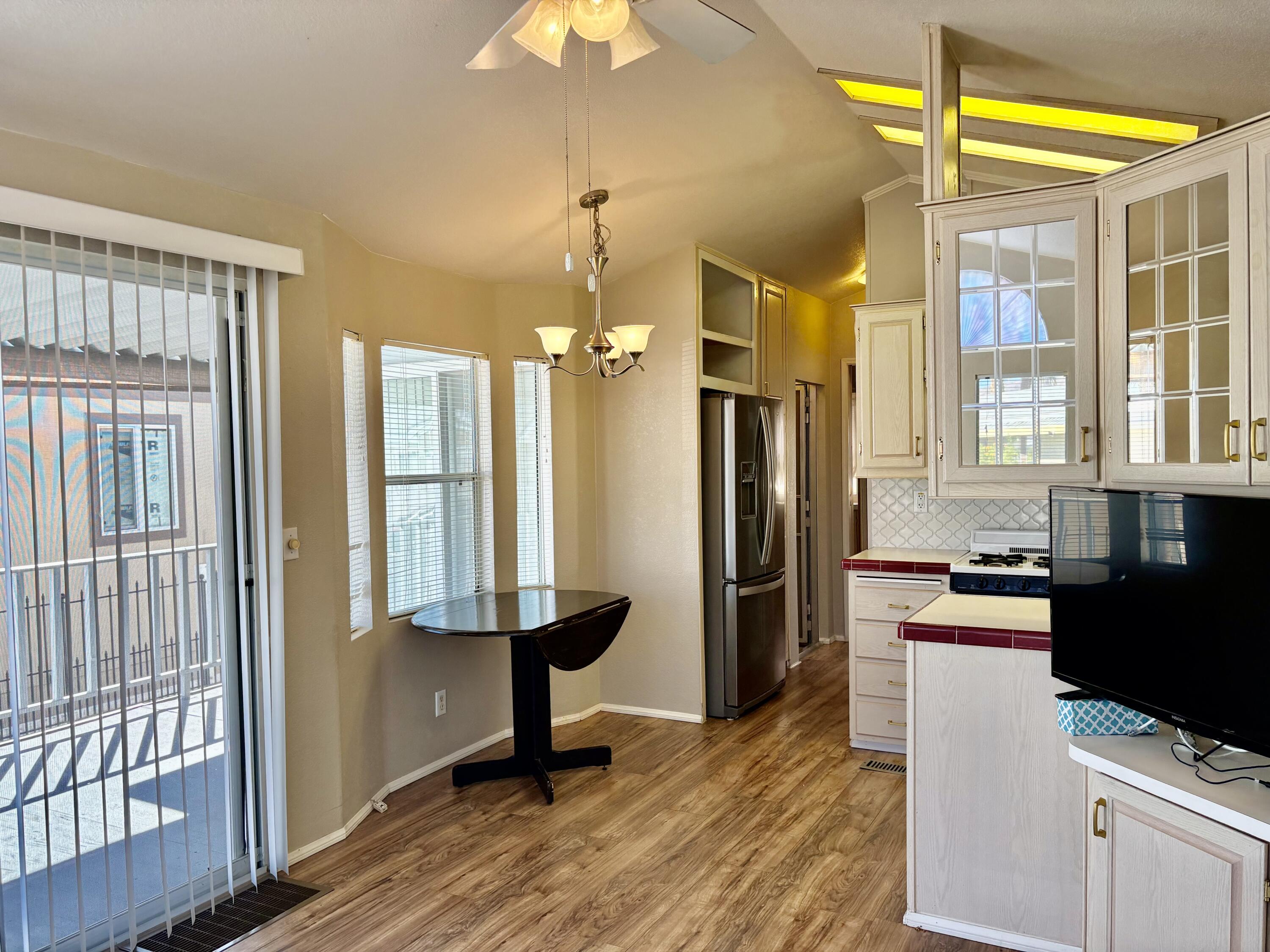 74711 Dillon Road, Unit 173 Desert Hot Springs, CA 92241 - Photo 8 of 47 Dining Area