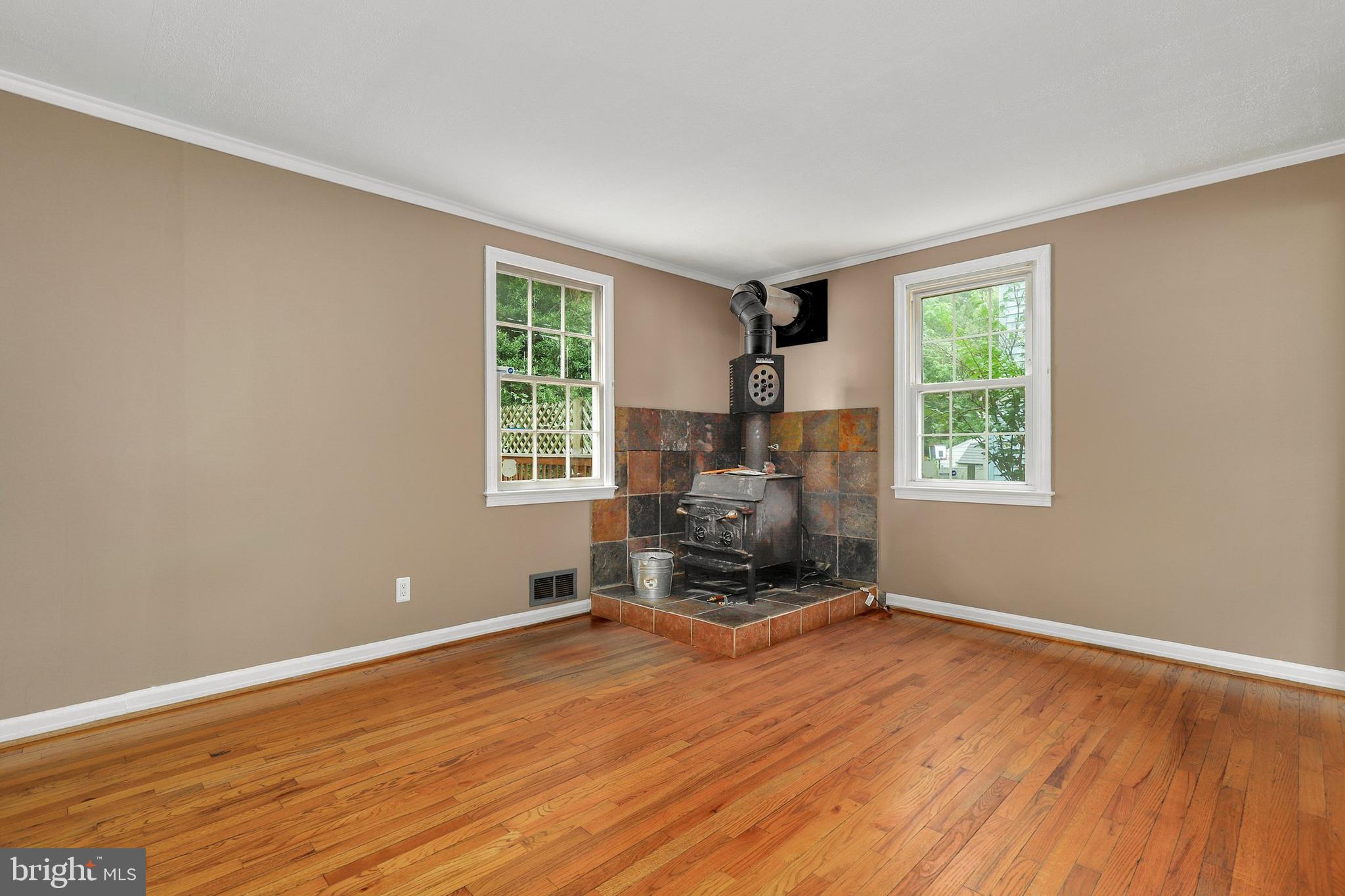 8721 Jenifer Road Parkville, MD 21234 - Photo 9 of 34 Gallery Image 9