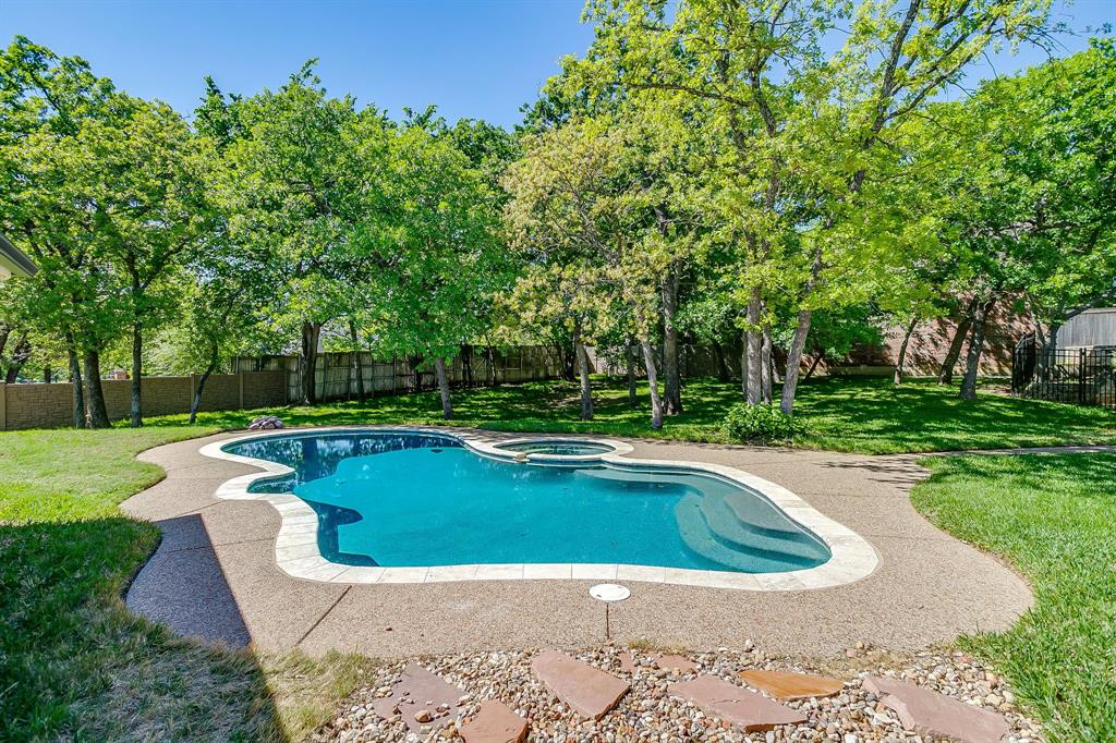 312 Oak Ridge Drive Burleson, TX 76028 - Photo 36 of 40