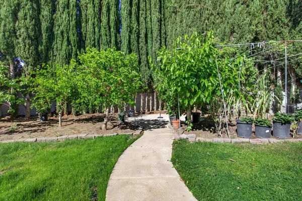 $799,998 | 2040 Iberis Court, Tracy, CA 95376